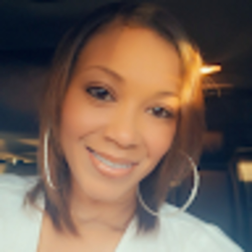 Meet your Posher, Deandra